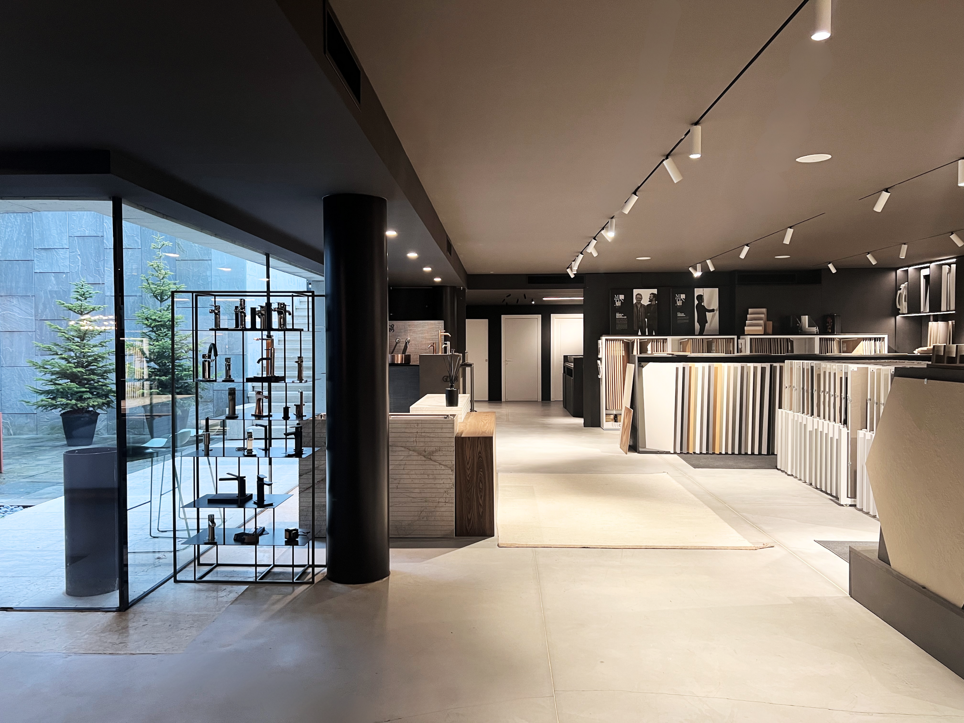 MATERIALI E SUPERFICI